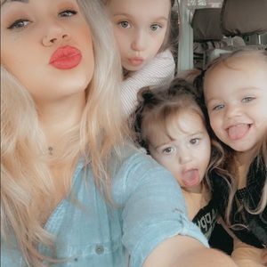 Meet your Posher, Vanessa